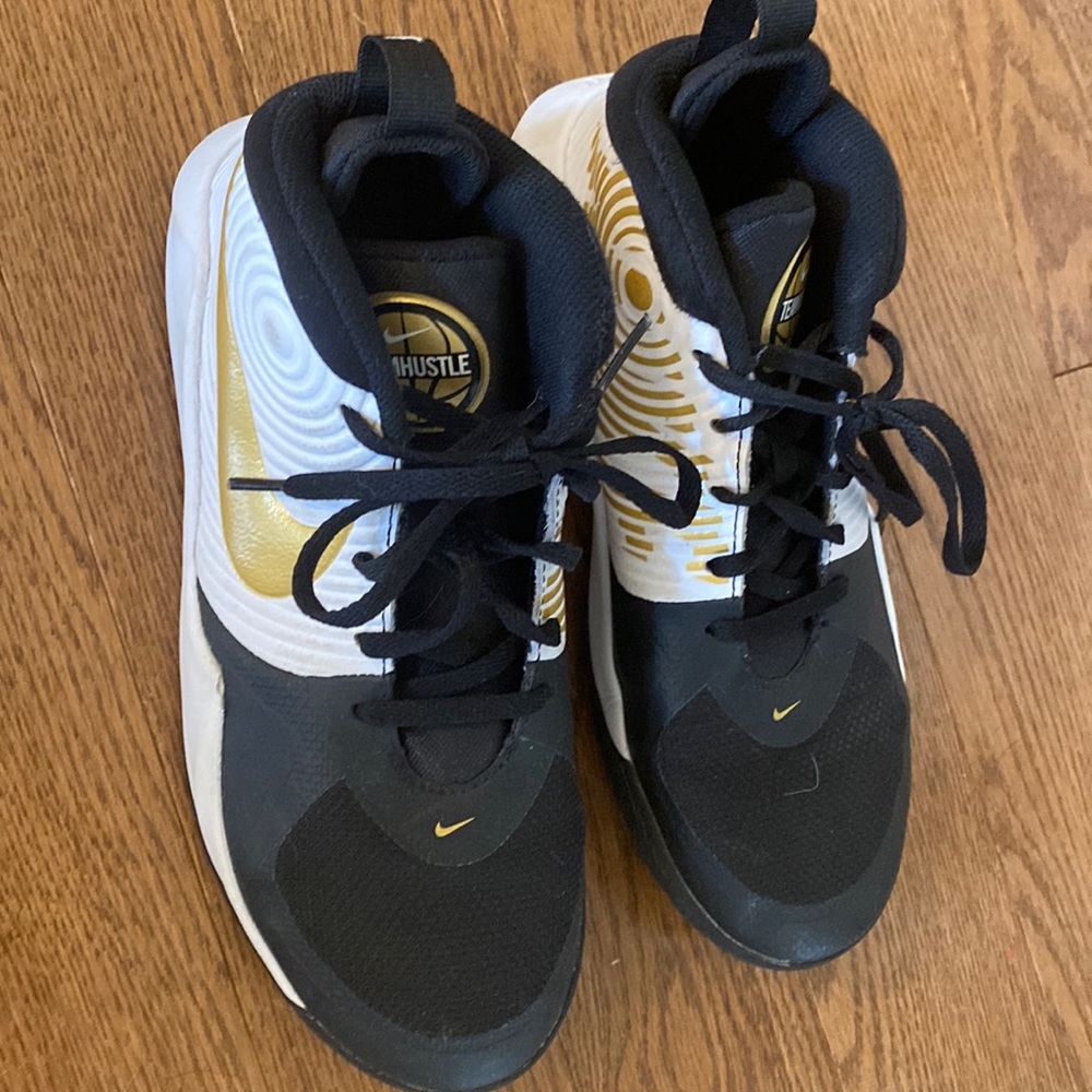 Nike Hustle 6 youth basketball shoes 🏀